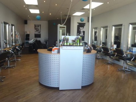 Huyns Hair Salon - Sydney Hairdressers 7