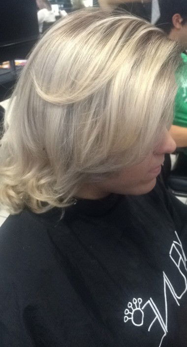 Laura Jayne Professional Hair Stylist - Sydney Hairdressers 4