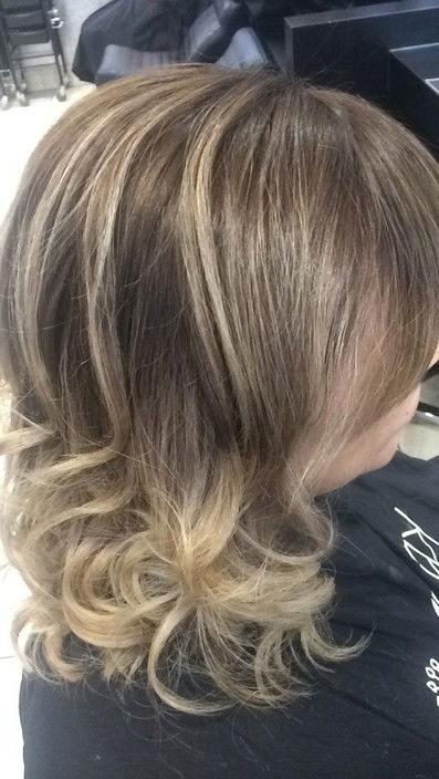 Laura Jayne Professional Hair Stylist - Sydney Hairdressers 5